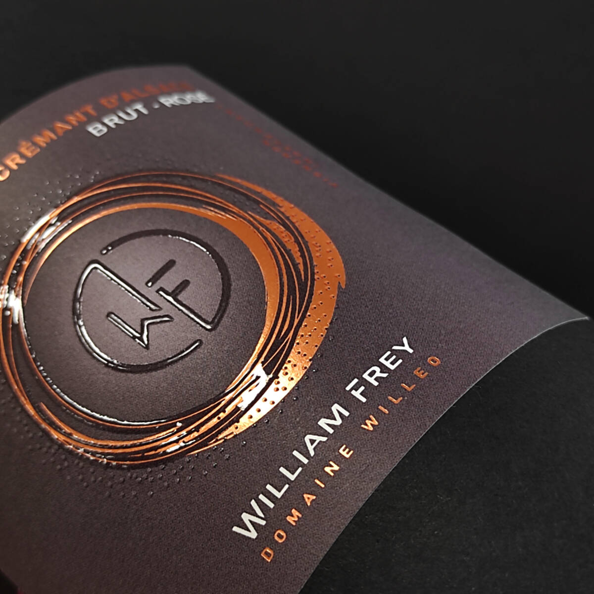 Comment choisir les matériaux d&#8217;étiquettes sur mesure adaptés aux bouteilles de vin ? Sainte-Marie-aux-Mines 0